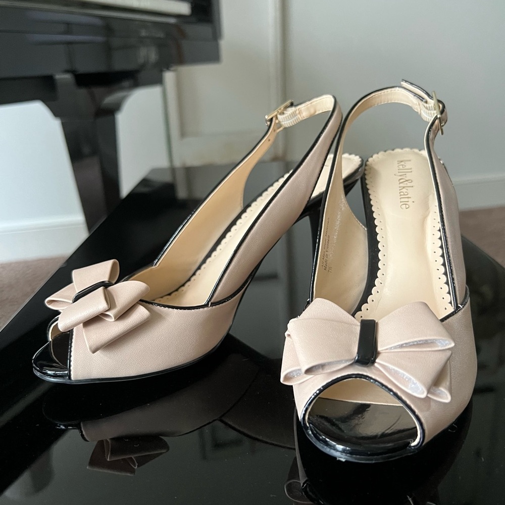 Cream and black sling back heels size 7.5